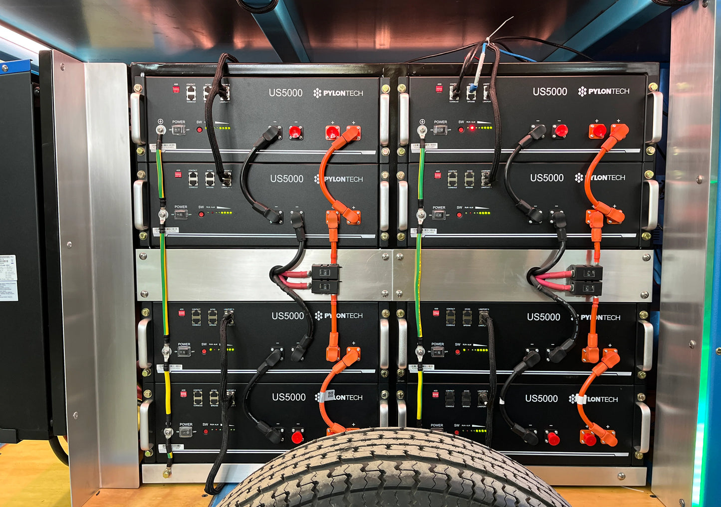 PowerTrip hybrid generator with Pylontech US5000 LiFePO4 batteries