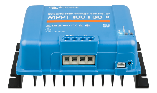 Victron Energy SmartSolar MPPT 100/30 (front)